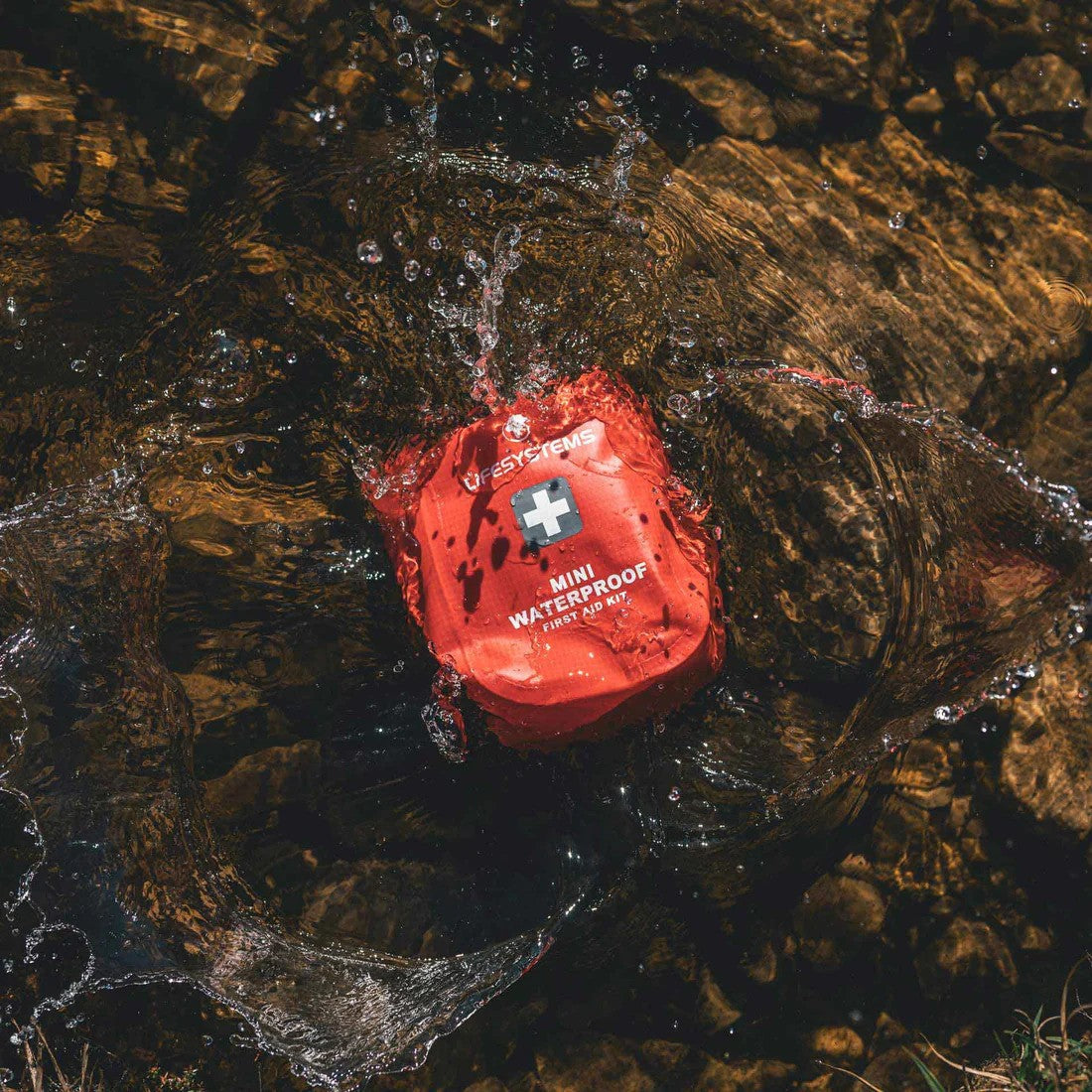 Lifesystems - Mini Waterproof Førstehjælpstaske fra Lifesystems - billede nr. 6 hos GrejFreak.dk