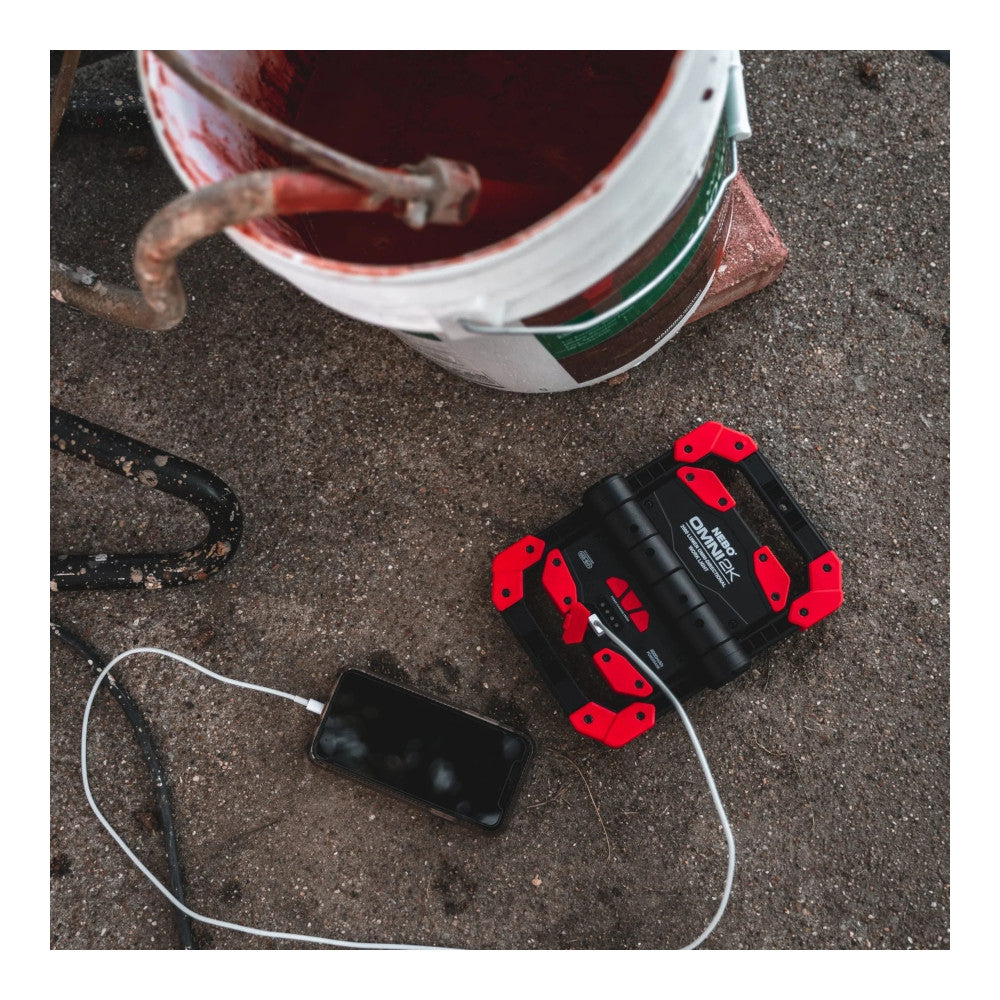 Nebo - OMNI 2000 Genopladelig Arbejdslampe 2000 Lumen fra NEBO - billede nr. 6 hos GrejFreak.dk