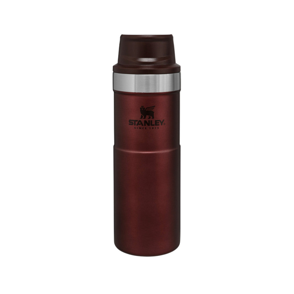 Stanley - Trigger-Action Travel Mug 0,47L // Mørkerød fra Stanley - billede nr. 1 hos GrejFreak.dk