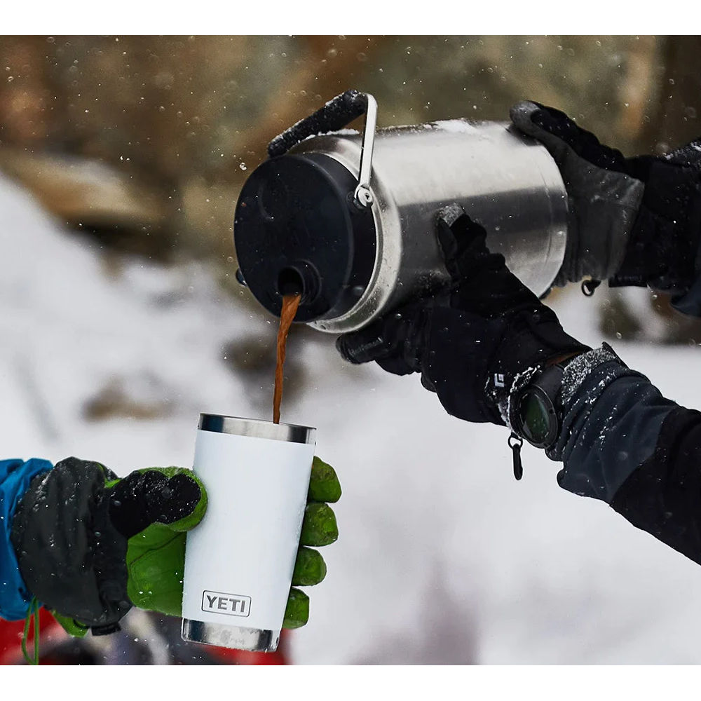 YETI - Rambler Half Gallon Jug 1,9 L // Sort fra YETI - billede nr. 3 hos GrejFreak.dk