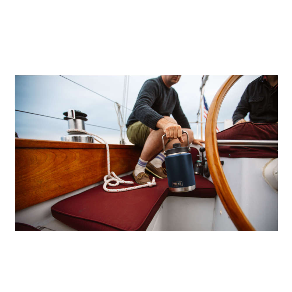 YETI - Rambler Half Gallon Jug 1,9 L // Sort fra YETI - billede nr. 4 hos GrejFreak.dk