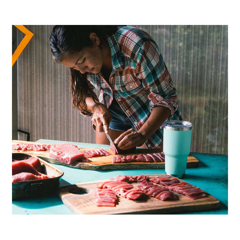 YETI - Rambler Tumbler 887 ml // Big Wave fra YETI - billede nr. 5 hos GrejFreak.dk