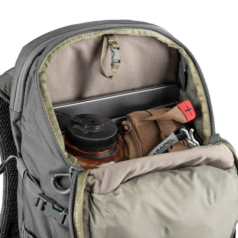 Eberlestock - Jacknife Pack Rucksack 22,9L // Dry Earth-Kurze Patrouille-Eberlestock-GearFreak.de-2