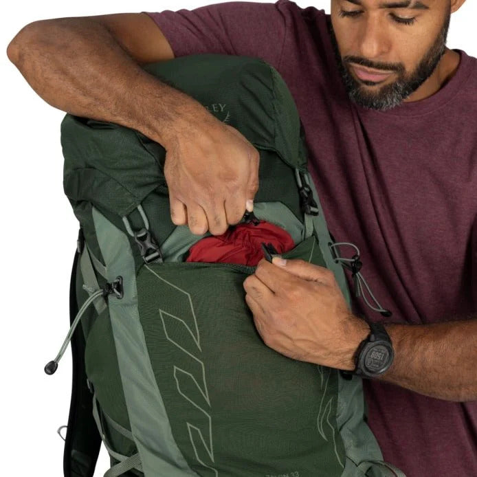 Osprey - Talon 33L Herre Rygsæk // Schwarz-Outdoor-Tagesrucksäcke-Osprey-GearFreak.de-7