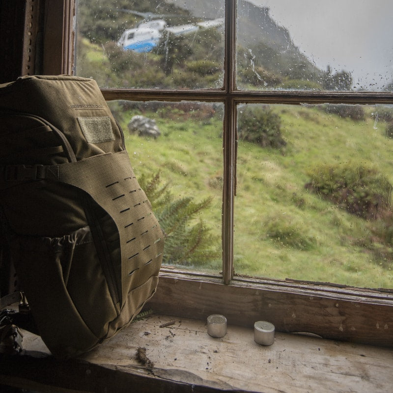 Eberlestock - Bandit Pack Militärrucksack (15.5L) // Dunkler Sand / Coyote