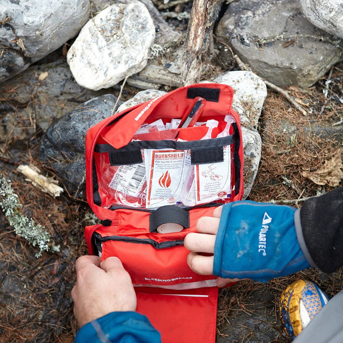 Lifesystems - Camping Erste-Hilfe-Tasche-Verpackte Erste-Hilfe-Sets-Lifesystems-GearFreak.de-4