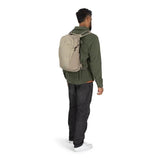 Osprey - Daylite 13L Rygsæk // Hellbrauner Beton-Outdoor-Tagesrucksäcke-Osprey-GearFreak.de-6