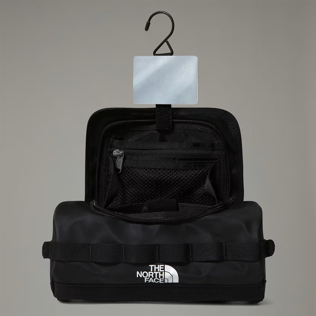 The North Face - Base Camp Reisekanister klein // Schwarz-Kleine Reisetaschen-The North Face-GearFreak.de-2