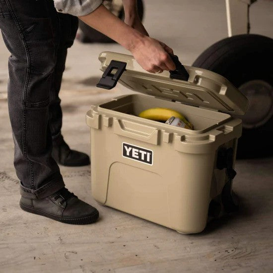YETI - Roadie 15 Kühlbox // Grau-Kühltaschen & Kühlboxen-YETI-GearFreak.de-10