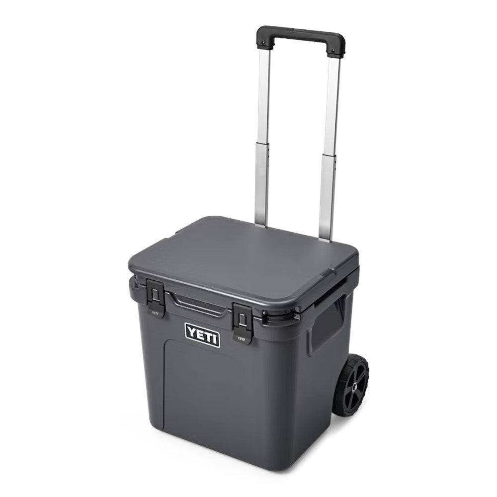 YETI - Roadie 48 Kühlbox auf Rädern // Grau-Kühltaschen & Kühlboxen-YETI-GearFreak.de-1
