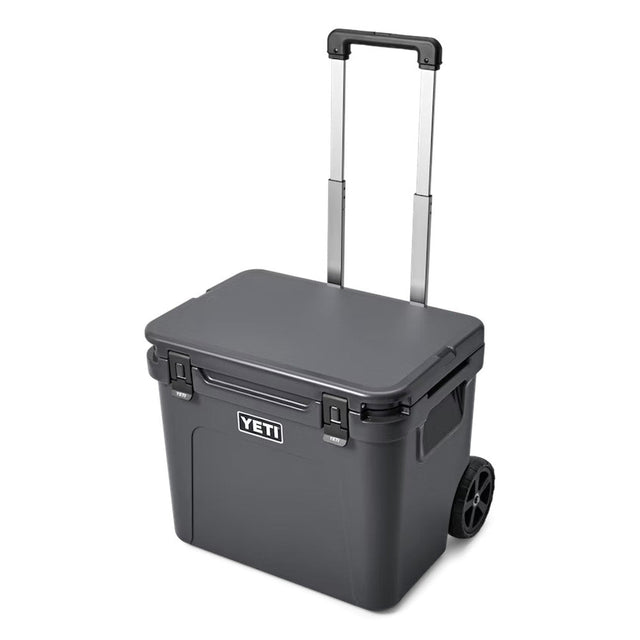YETI - Roadie 60 Kühlbox auf Rädern // Grau-Kühltaschen & Kühlboxen-YETI-GearFreak.de-1