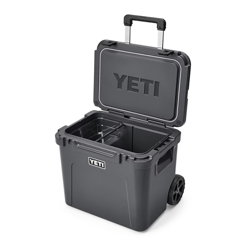 YETI - Roadie 60 Kühlbox auf Rädern // Grau-Kühltaschen & Kühlboxen-YETI-GearFreak.de-2