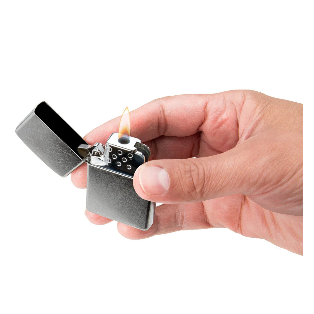 Zippo - Butan-Einsatz-Feuerzeug mit gelber Flamme-Feuerzeuge-Zippo-GearFreak.de-3